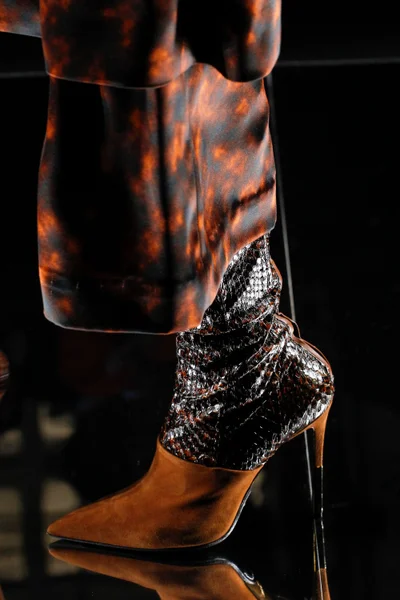Look 2